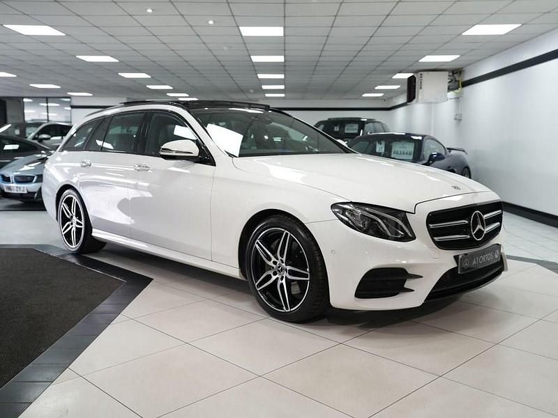 Begagnad Mercedes E220 AMG line 2018 Vit Kombi