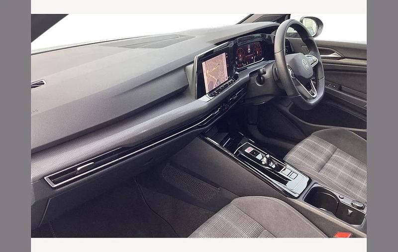 Used VW Golf VIII GTD 200 HP (147 kW) 2024 Pure white Hatchback