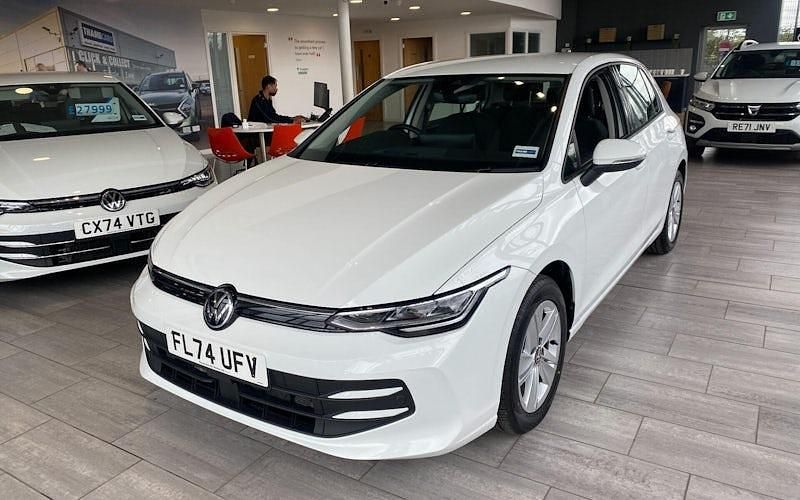 Used 2026 VW Golf VIII Life Hatchback | £21,999 (Good price) - Image 1/4