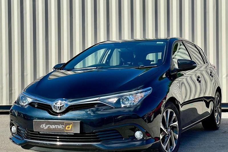 Used 2015 Toyota Auris Design | £5,990 (Fair price) - Image 1/1