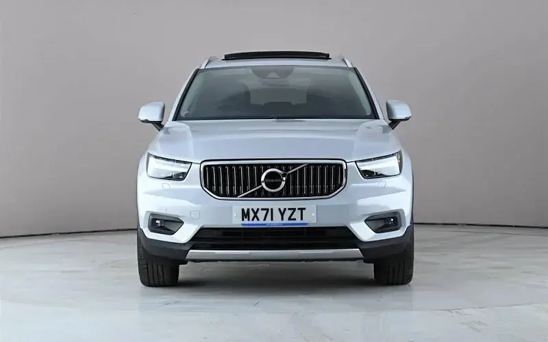 Usado Volvo XC40 Inscription 163 HP (119 kW) 2021 Prateado SUV