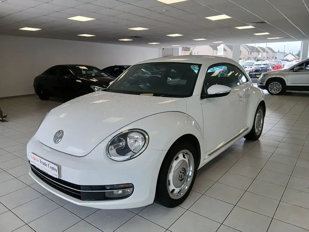 Used VW Beetle Design 105 HP (77 kW) 2014 White Hatchback