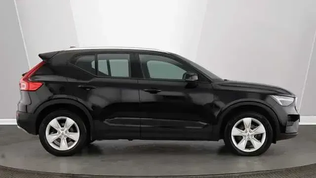 Used Volvo XC40 Core 161 HP (118 kW) 2023 SUV