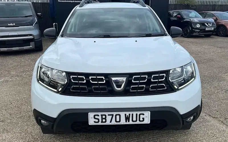 Used Dacia Duster Essentiel 101 HP (74 kW) 2020 White SUV