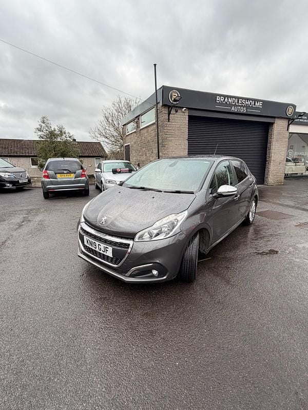 Used Peugeot 208 Signature Sky 2019 Grey Hatchback