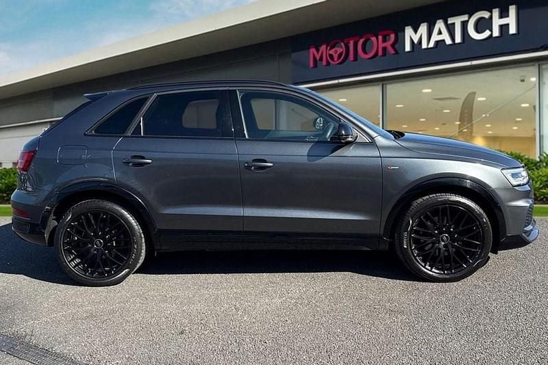 Begagnad Audi Q3 Black Edition 2018 Grå SUV
