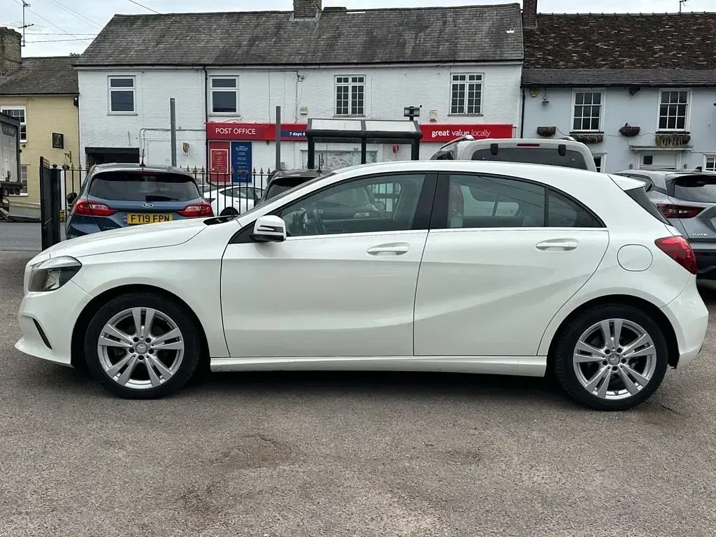 Used Mercedes A180 109 HP (80 kW) 2016 White Hatchback