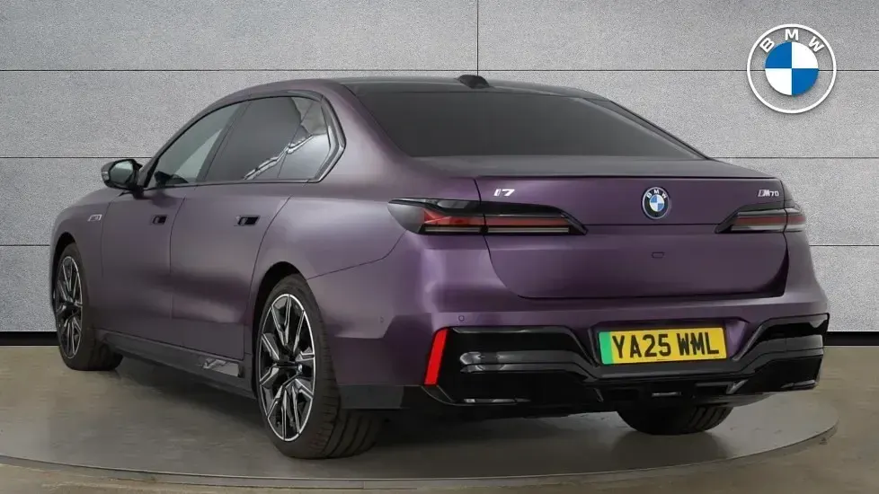 New BMW i7 Comfort Edition 478 kW (650 HP) 2025 Purple Sedan