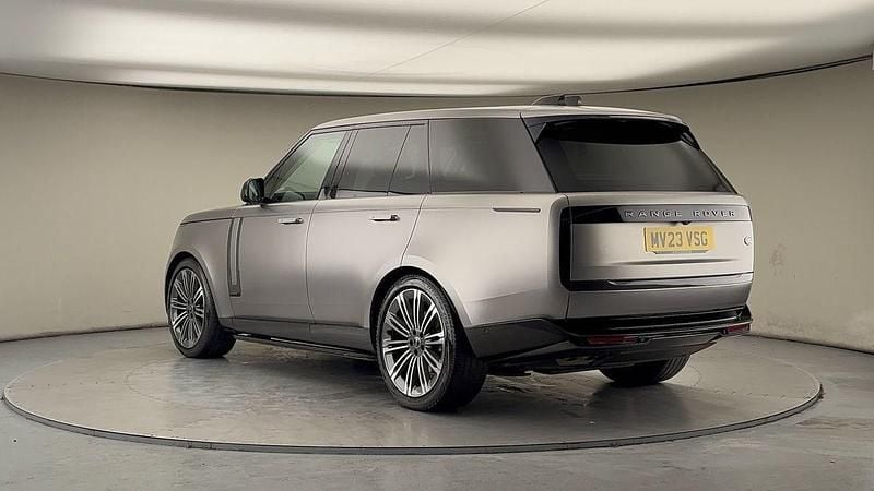 Used Land Rover Range Rover Autobiography 300 HP (220 kW) 2023 Silver SUV