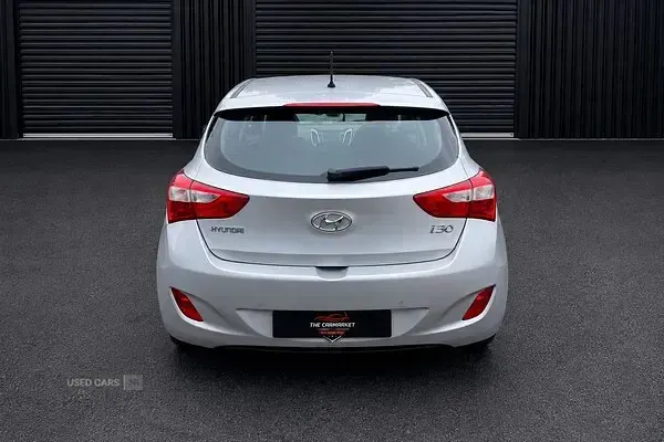Used Hyundai i30 SE 110 HP (80 kW) 2015 Silver Hatchback