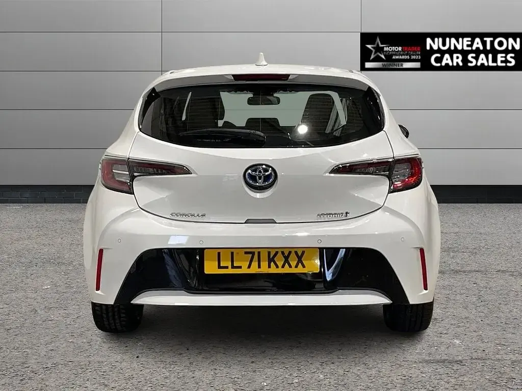 Used Toyota Corolla 2022 White Hatchback