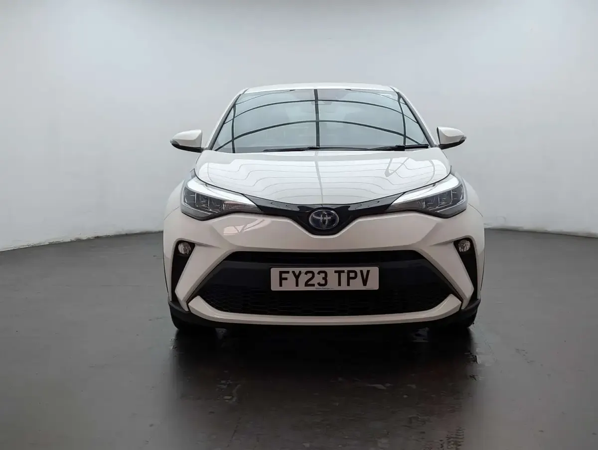 Used Toyota C-HR Design 122 HP (89 kW) 2023 White SUV