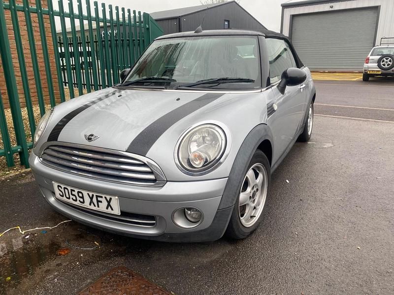 Begagnad Mini Cooper Cabriolet 2009 Silver Cab