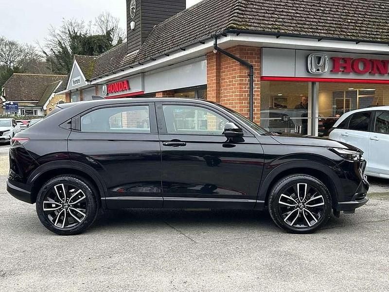 Used Honda HR-V Elegance 152 HP (111 kW) 2022 Crystal black SUV