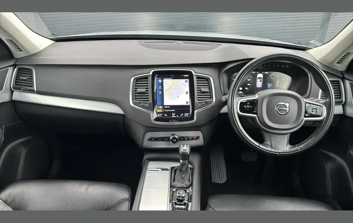 Used Volvo XC90 Momentum 232 HP (170 kW) 2019 Silver SUV