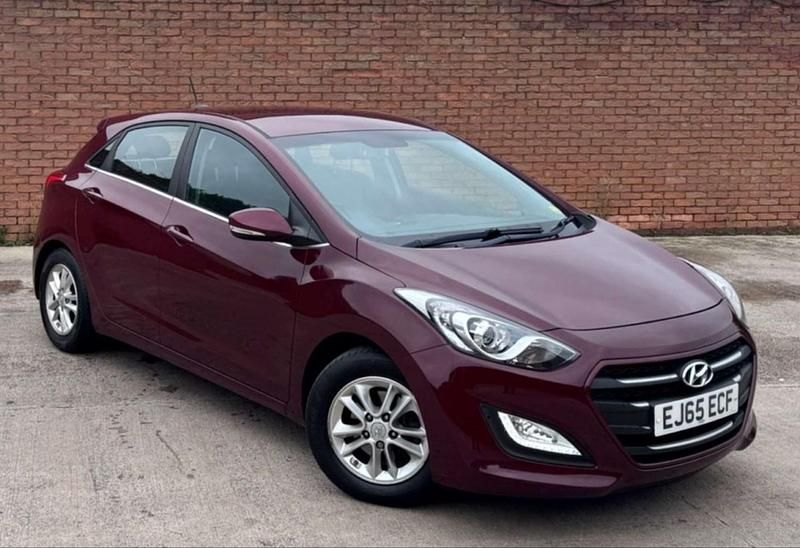 Used Hyundai i30 SE 2015 Red Hatchback