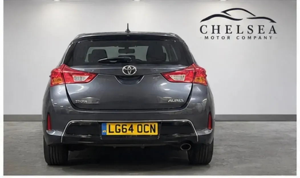 Used Toyota Auris Multidrive S 132 HP (97 kW) 2014 Blue Hatchback