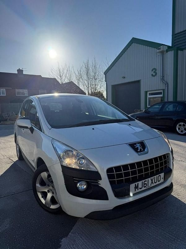 White Used 2011 Peugeot 3008 Sport Hatchback | £1,000 - Image 1/4
