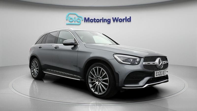 Used 2020 Mercedes GLC300 AMG line | £25,600 (Fair price) - Image 1/4