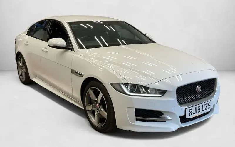 Used Jaguar XE Ingenium 200 HP (147 kW) 2019 Sedan