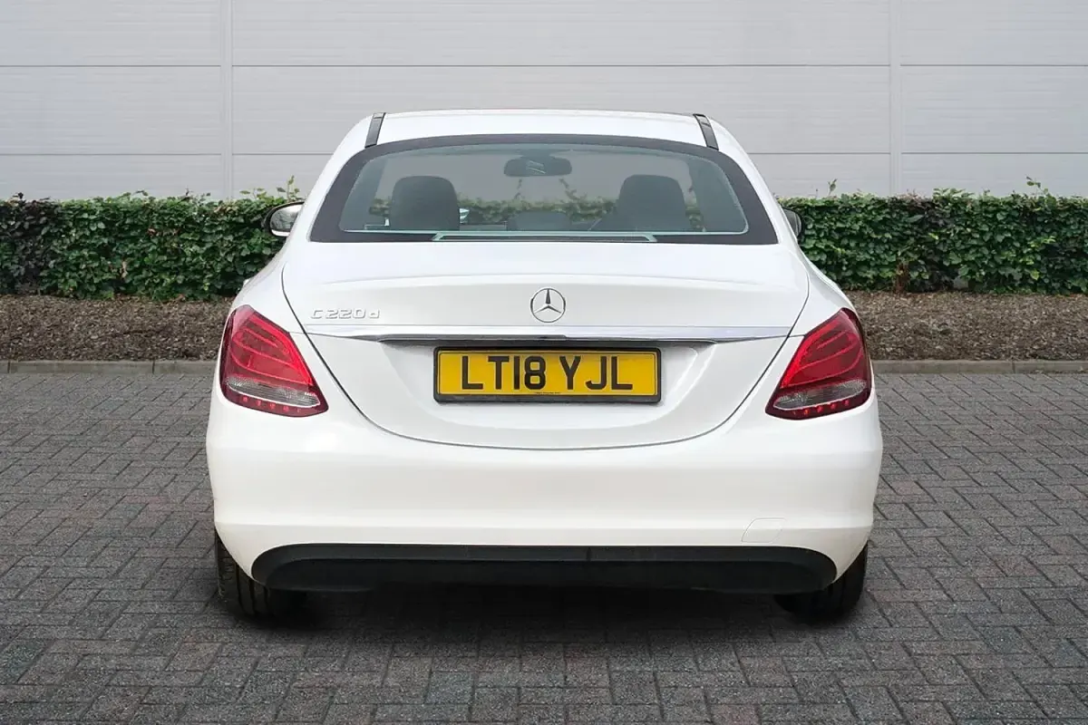 Used Mercedes C220 SE 2018 White Sedan