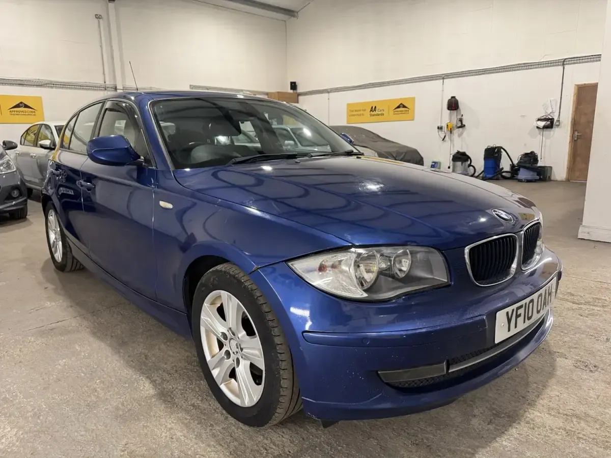 Usado BMW 118 2010 Azul Citadino