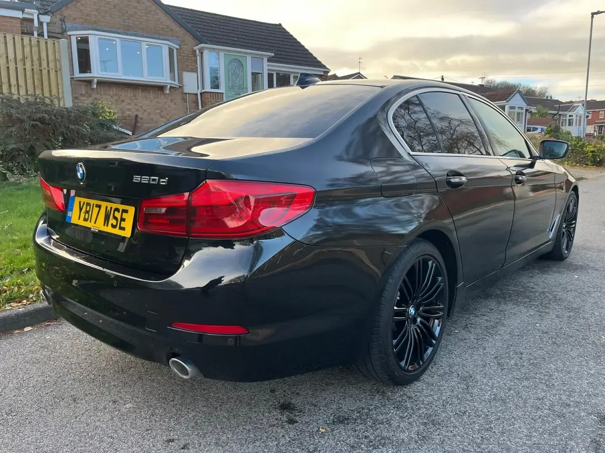 Usado BMW 520 Comfort Edition 2017 Negro Berlina
