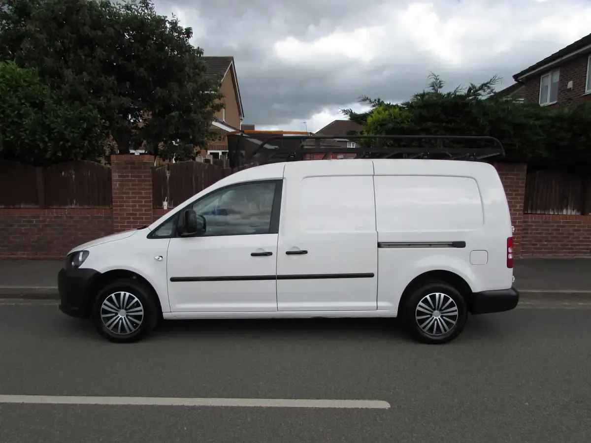 Used VW Caddy Startline 102 HP (75 kW) 2015 White MPV