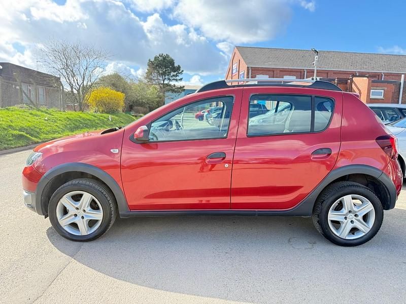Used Dacia Sandero Lauréate 2014 Blue Hatchback