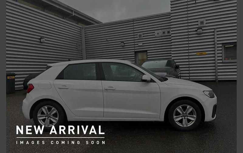 Used Audi A1 Design 94 HP (69 kW) 2020 White SUV