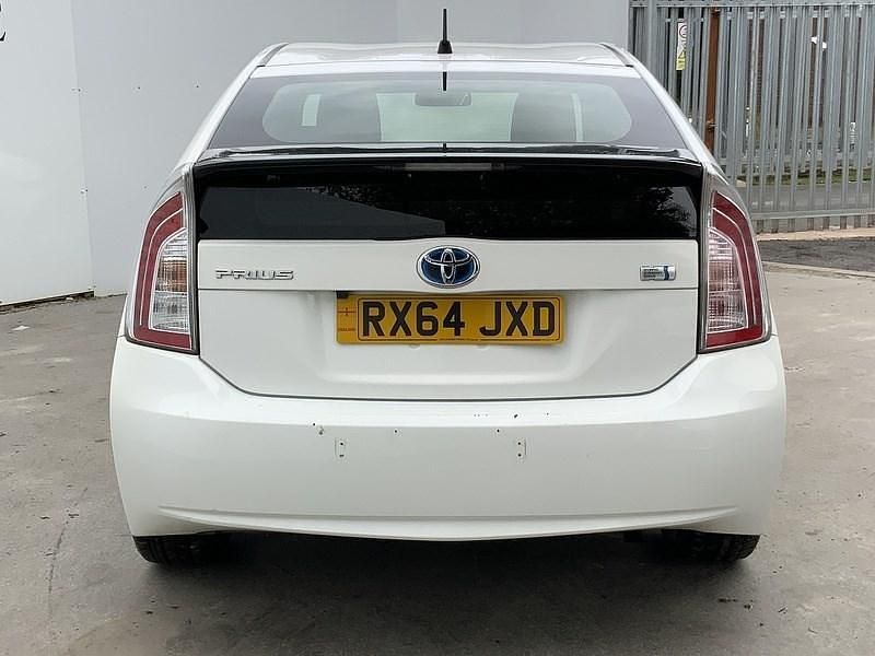 Used Toyota Prius T4 2020 White Hatchback