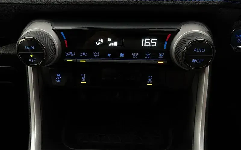 Used Toyota RAV4 Hybrid 218 HP (160 kW) 2021 Black SUV