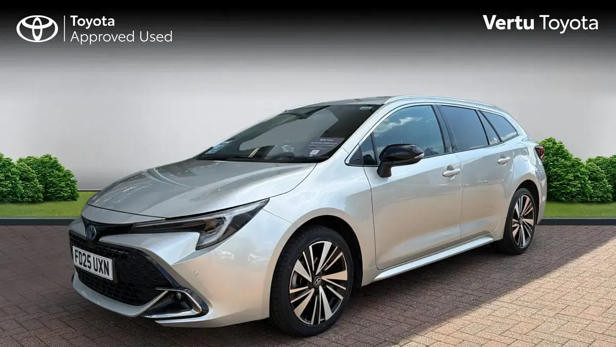 Used Toyota Corolla Design 140 HP (102 kW) 2025 Sterling silver (premium paint) Estate
