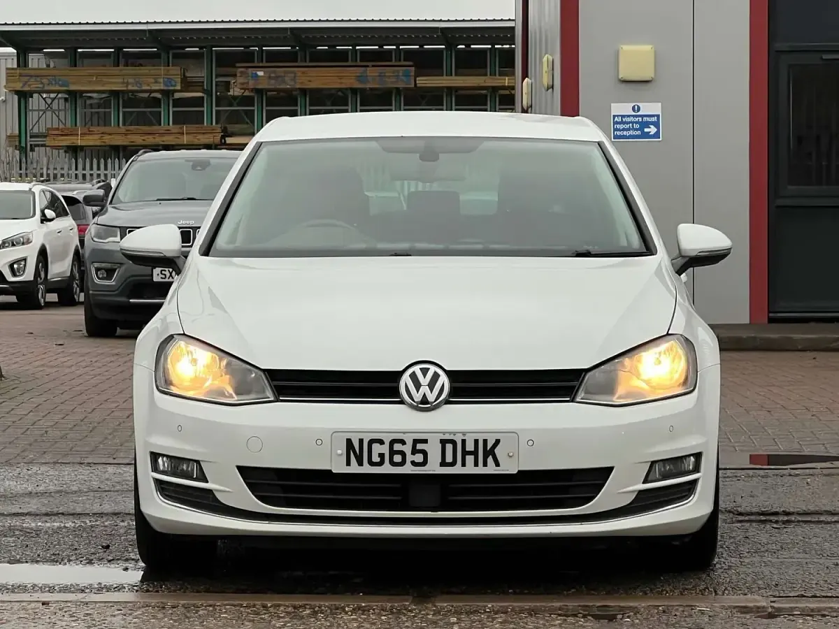 Used VW Golf VII GT 150 HP (110 kW) 2016 White Hatchback