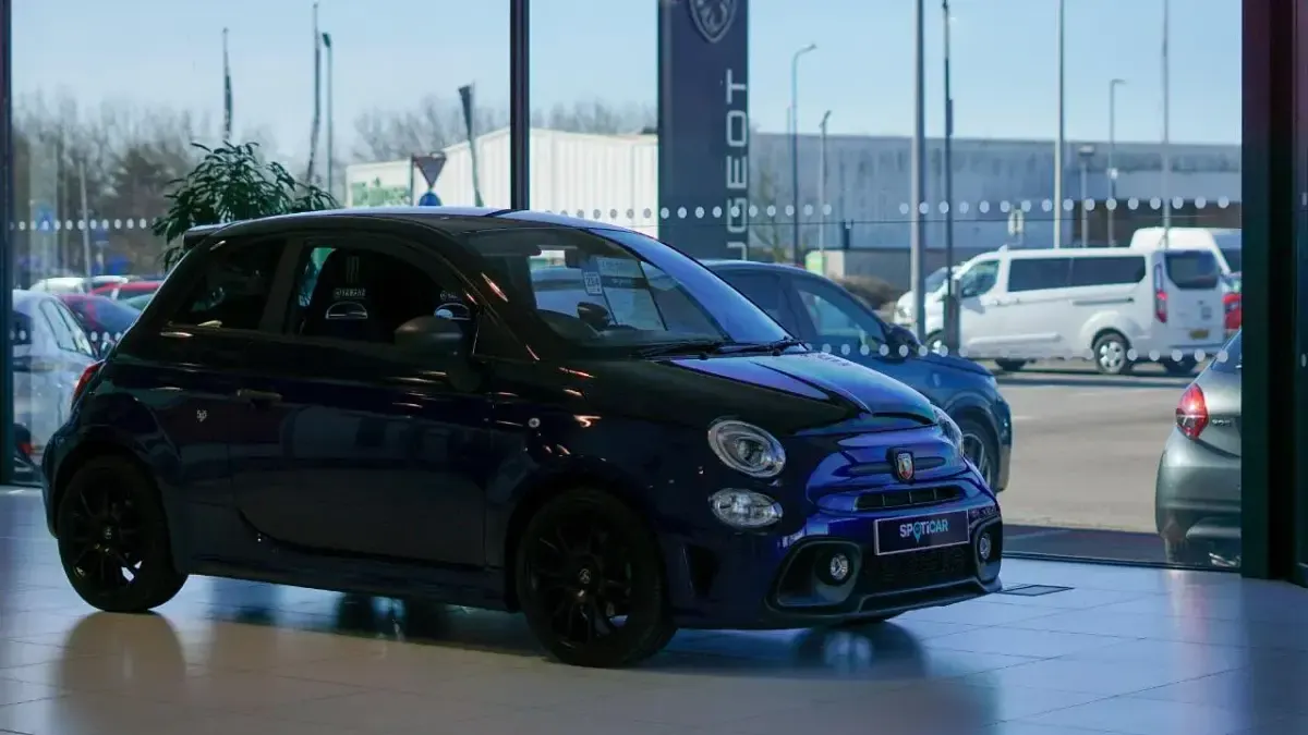 Second-hand Fiat 500e La Prima 85 kW (116 CP) 2022 Albastru Hatchback