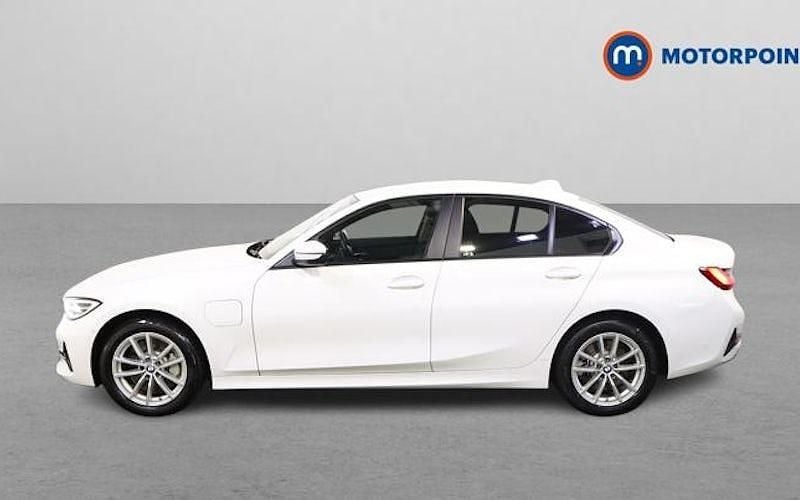 Used BMW 330e 292 HP (214 kW) 2021 White Sedan