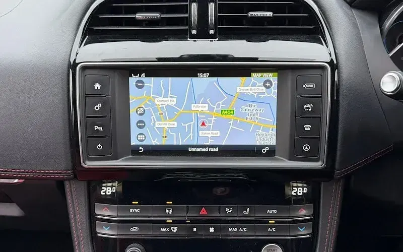 Usado Jaguar F-Pace R-Sport 179 HP (131 kW) 2020 SUV