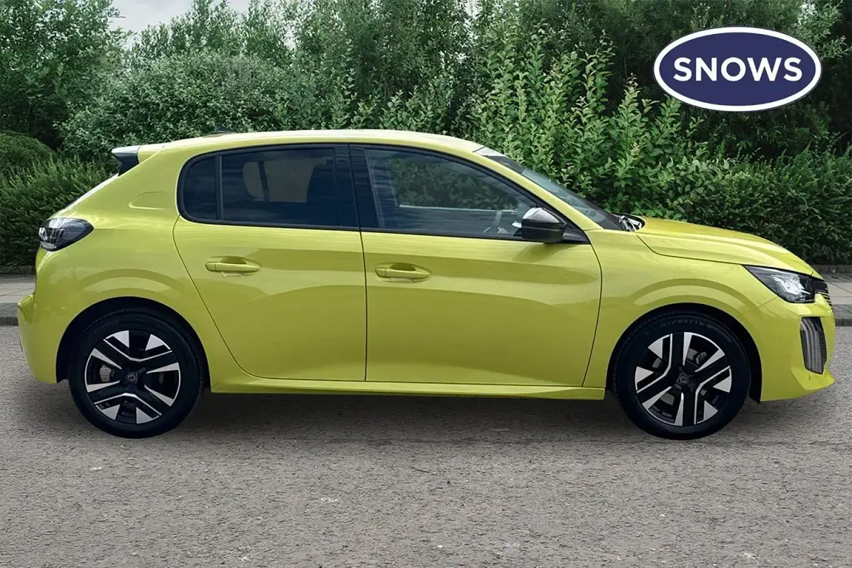 Used Peugeot 208 Allure 101 HP (74 kW) 2025 Yellow Hatchback