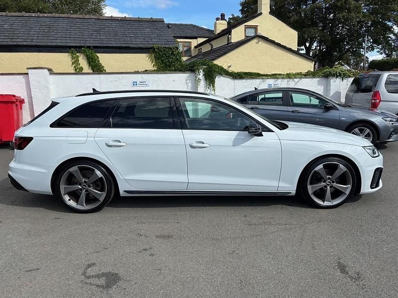 Used Audi A4 Black Edition 150 HP (110 kW) 2021 White Estate