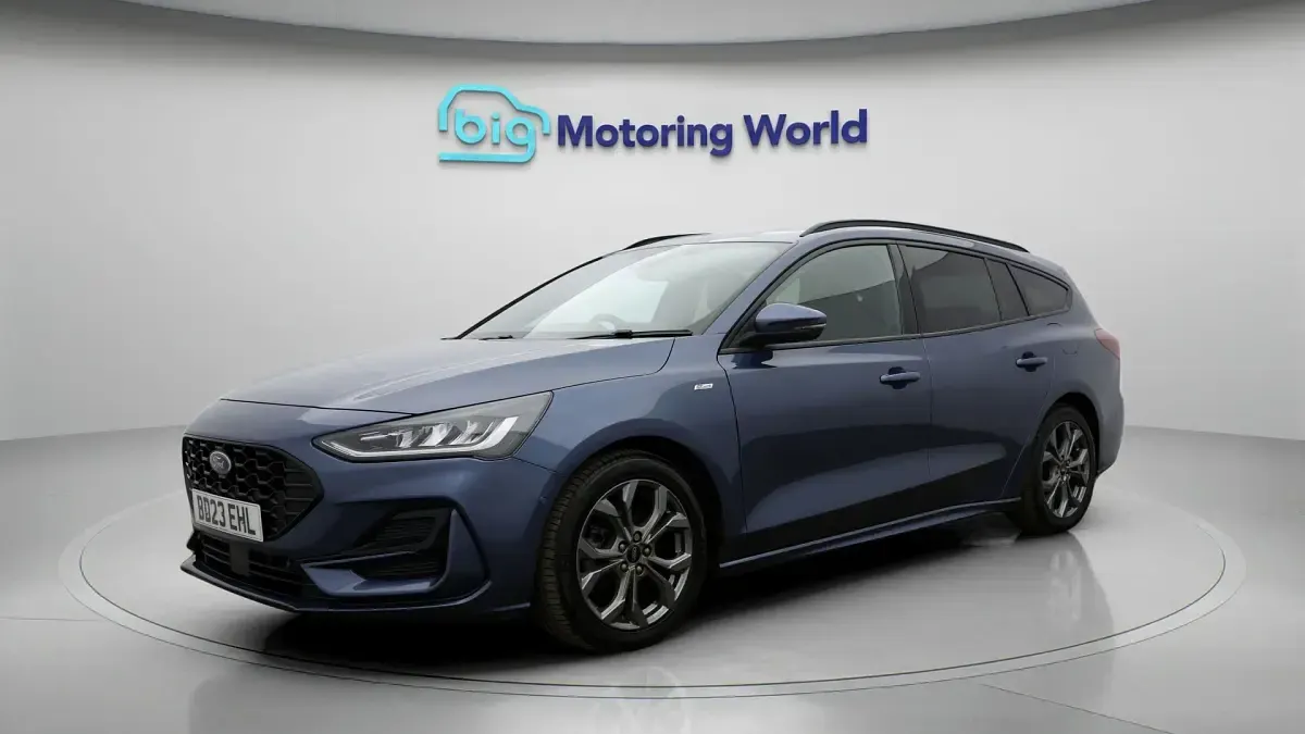 Used Ford Focus ST-Line 125 HP (91 kW) 2023 Blue Estate