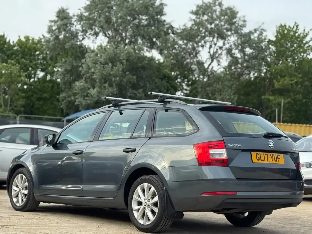 Used Skoda Octavia 115 HP (84 kW) 2017 Grey Estate