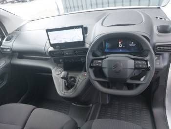 Image 3/4