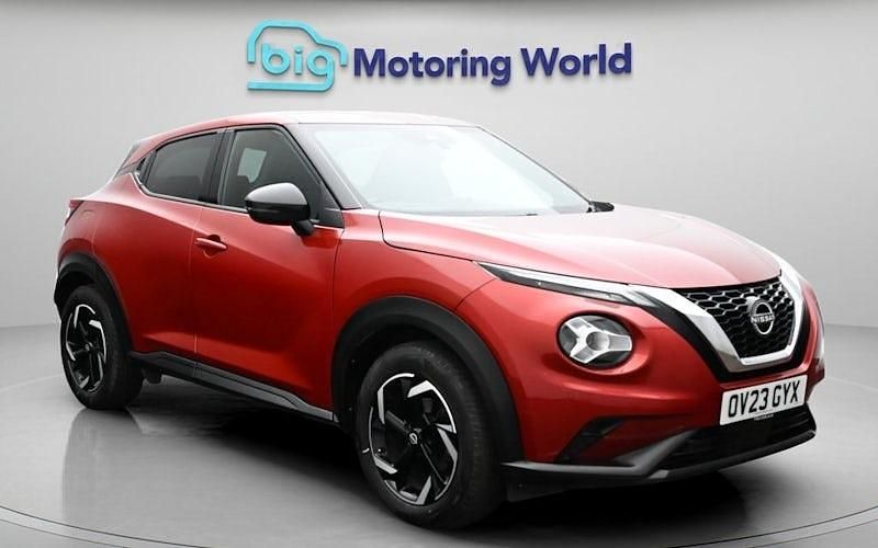 Used Nissan Juke N-Connecta 114 HP (83 kW) 2023 Red SUV