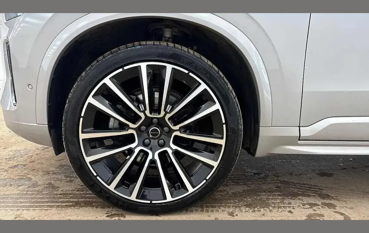 Used Volvo XC90 Ultra 455 HP (334 kW) 2025 Silver SUV