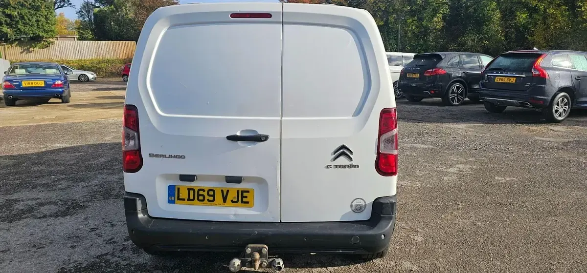 Used Citroën Berlingo 100 HP (73 kW) 2019 White MPV