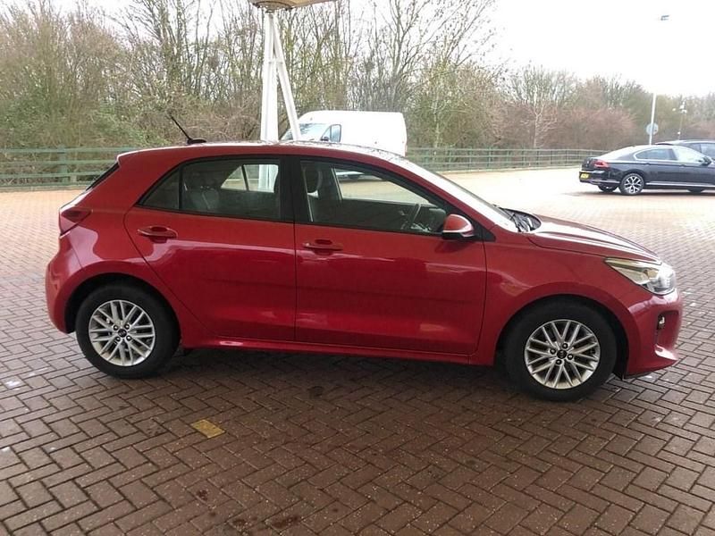 Used Kia Rio 99 HP (72 kW) 2020 Red Hatchback
