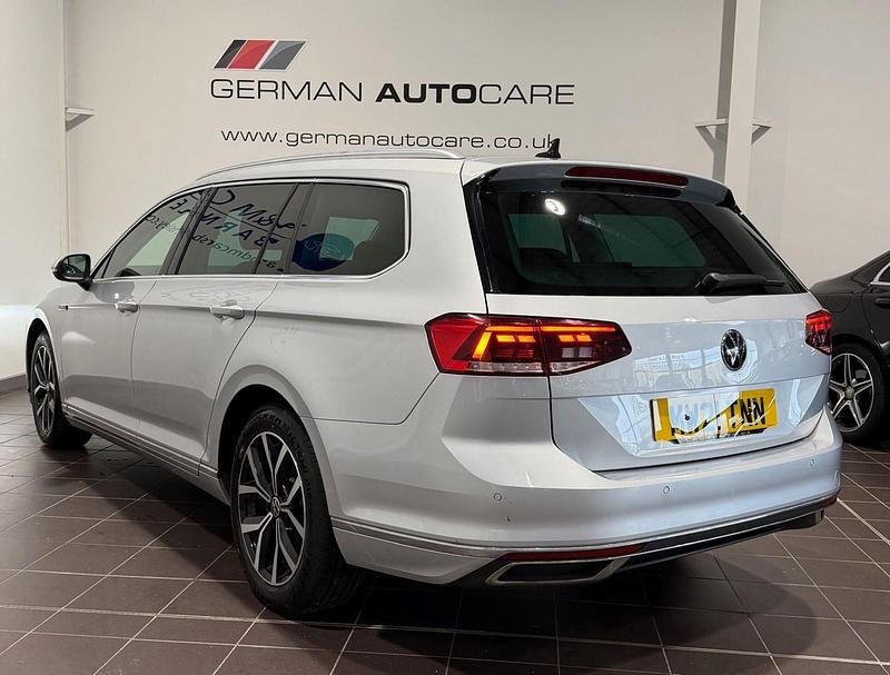 Used VW Passat GTE 218 HP (160 kW) 2021 Silver Estate