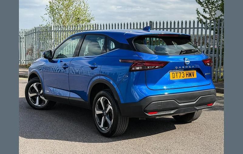 Gebraucht Nissan Qashqai Acenta Premium 190 PS (139 kW) 2024 Blau SUV