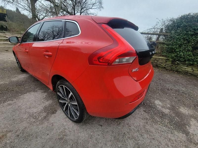 Used Volvo V40 Inscription 2016 Red Hatchback