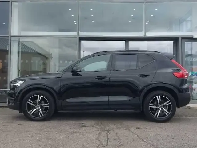 Begagnad Volvo XC40 R-Design 163 HK (119 kW) 2021 Svart SUV